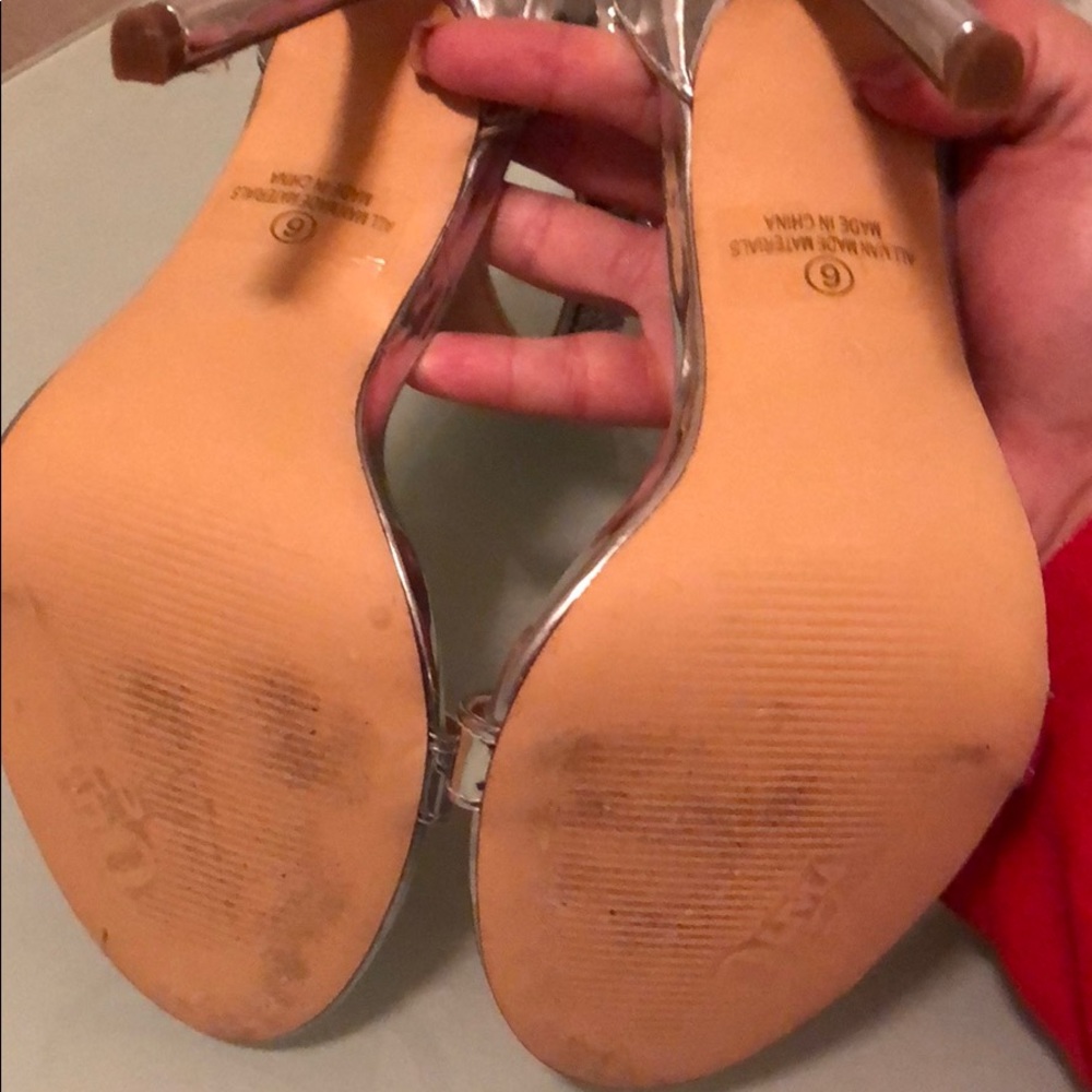 Silver heels - Picture 3 of 4